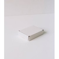 Коробка с откидной крышкой 10x8x3 см белая