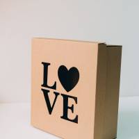 Коробка с лазерной резкой Love 25x25x10 см крафт
