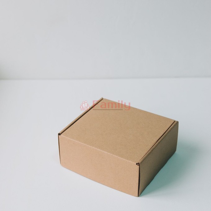 Коробка с откидной крышкой 10x10x6 см крафт