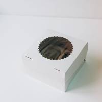 Коробка для 4 капкейков 16х16х10 см белая