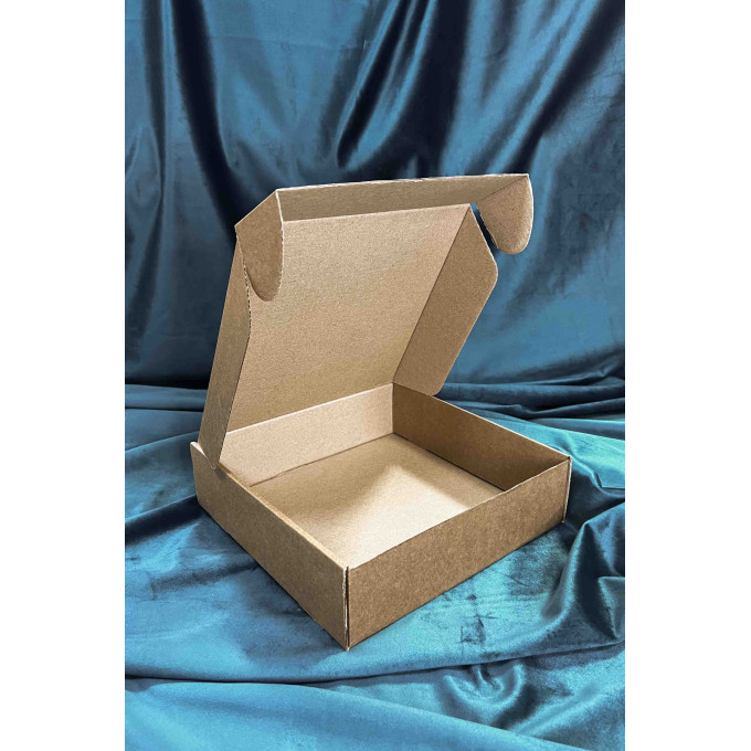 Коробка с откидной крышкой 22x22x6 см крафт
