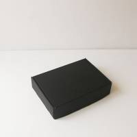 Коробка с откидной крышкой 22x16x5 см чёрная