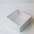 Коробка для пирожных 21х21х7,5 см с окном белая