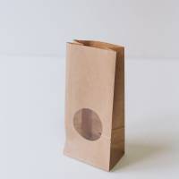 Пакет бумажный с круглым окном 8х17х5 см крафт