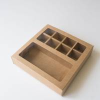 Коробка под 8 конфет и шоколад 17,5x17,5x3,7 см крафт