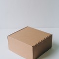Коробка с откидной крышкой 25x25x10 см крафт