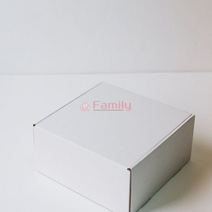 Коробка с откидной крышкой 20x20x10 см белая