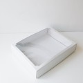 Коробка с отдельной крышкой с окном 29x23x6 см белая
