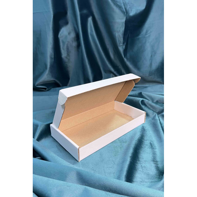 Коробка с откидной крышкой 21x14x3 см белая