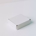 Коробка с откидной крышкой 8x6x3 см белый