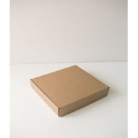 Коробка с откидной крышкой 18x18x2,5 см крафт