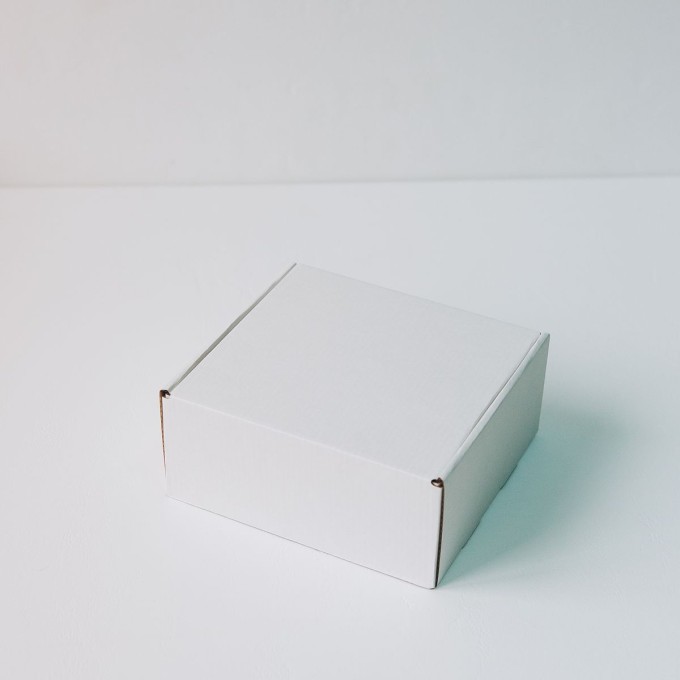 Коробка с откидной крышкой 10x10x6 см белая (30 штук)