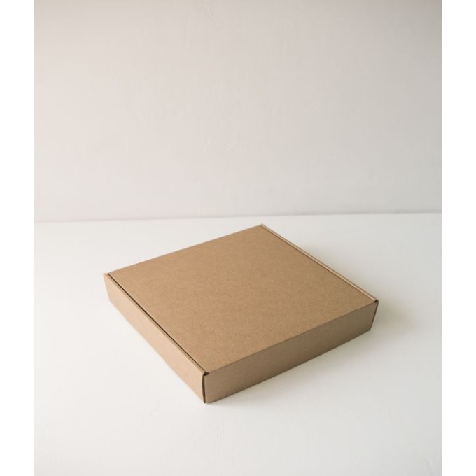 Коробка с откидной крышкой 18x18x6 см крафт (30 штук)