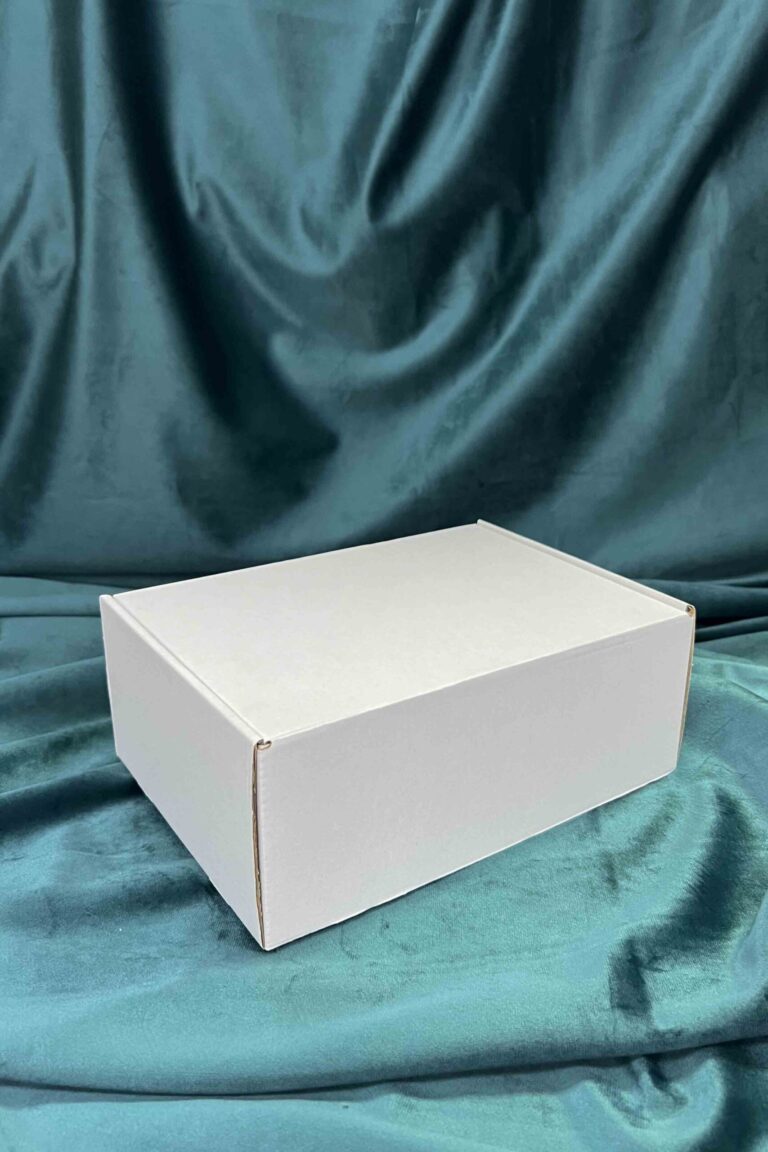Коробка с откидной крышкой 21,5×12,8×9 см белая