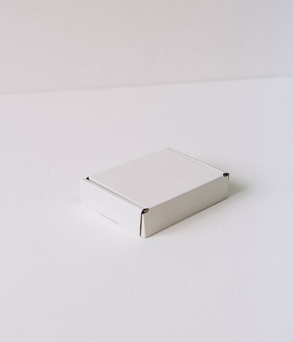 Коробка с откидной крышкой 10x8x3 см белая