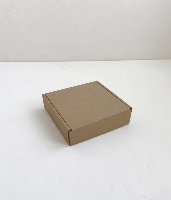 Коробка с откидной крышкой 17x14x5 см крафт