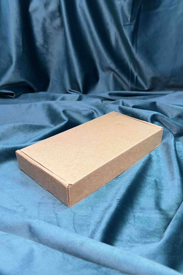 Коробка с откидной крышкой 21x14x3 см крафт