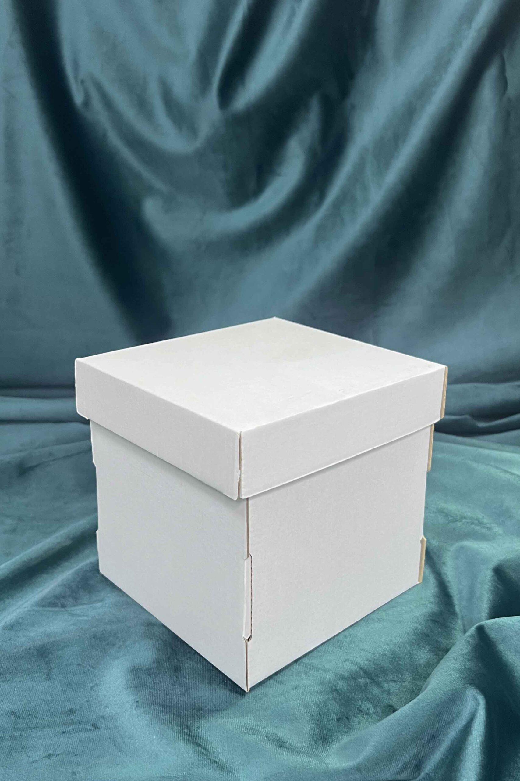 Коробка с отдельной крышкой 14x14x14 см белая