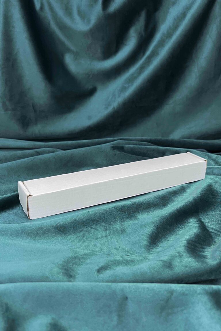 Коробка с откидной крышкой 22х4,5х4,5 см белая
