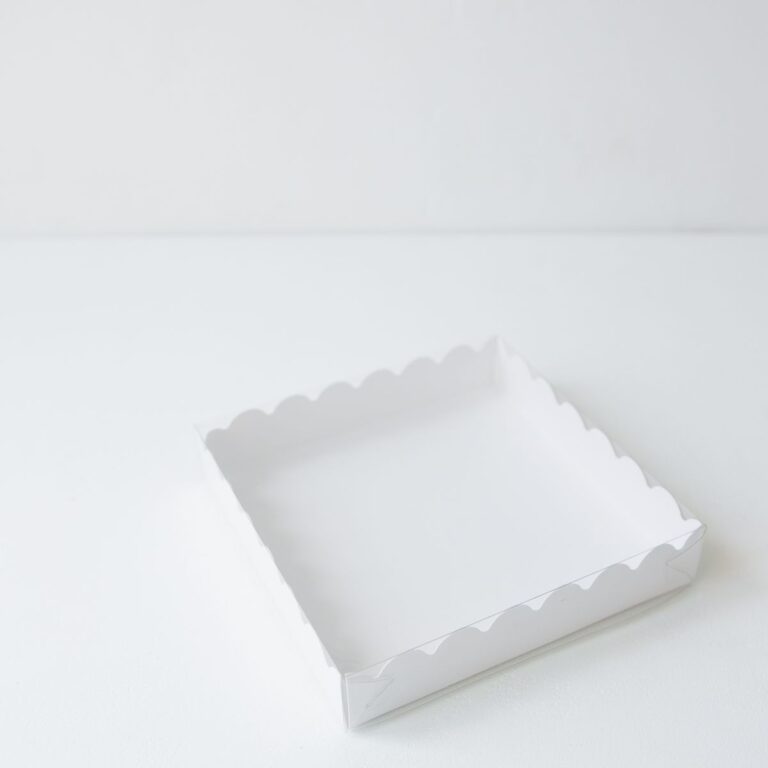 Коробка для печенья 15x15x3 см белая
