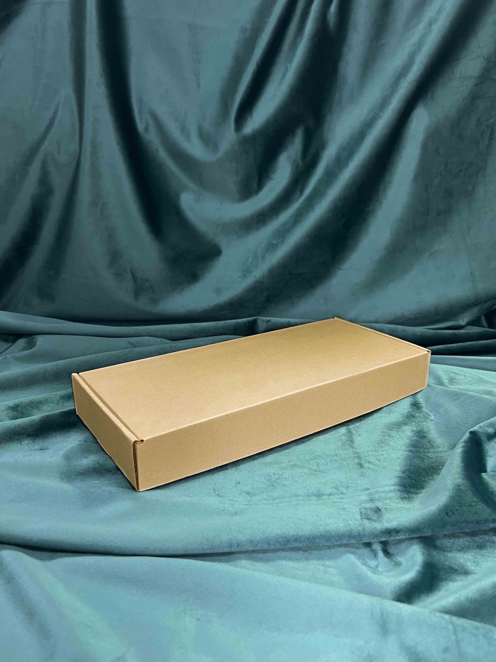 Коробка с откидной крышкой 32x14x4 см крафт