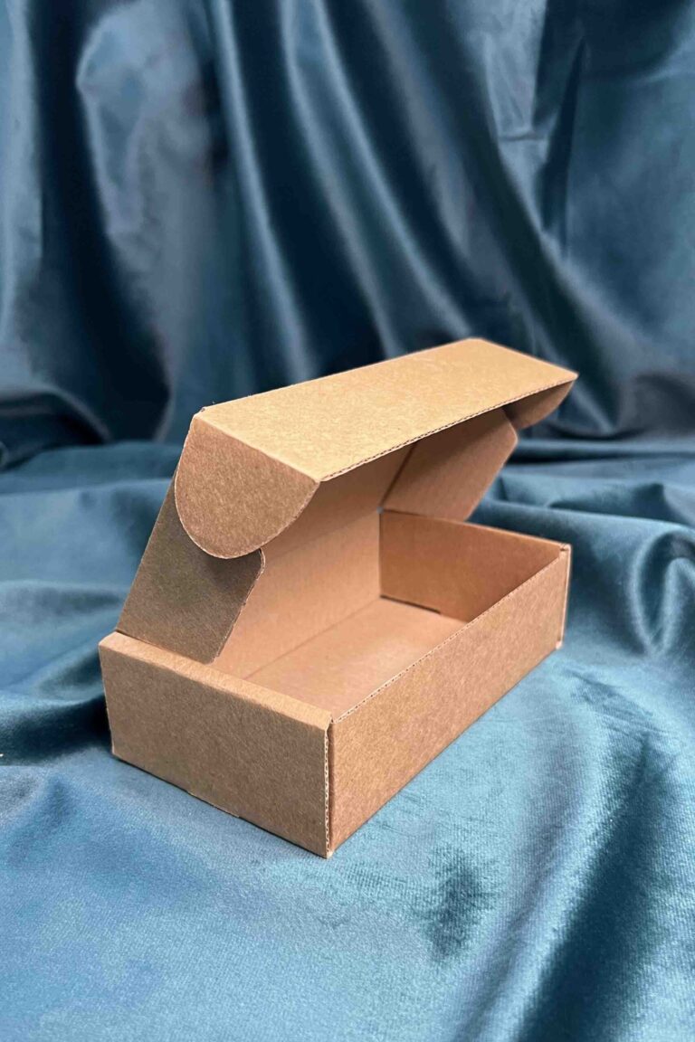 Коробка с откидной крышкой 14x8x4 см крафт