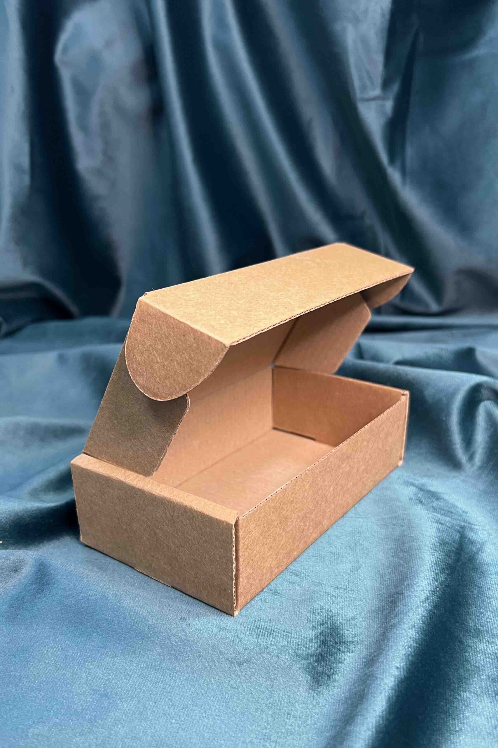 Коробка с откидной крышкой 14x8x4 см крафт